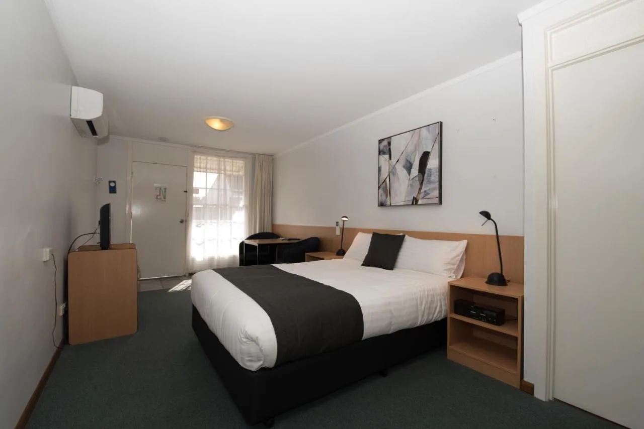 Barclay Motor Inn in Devonport, Australia - photo 3