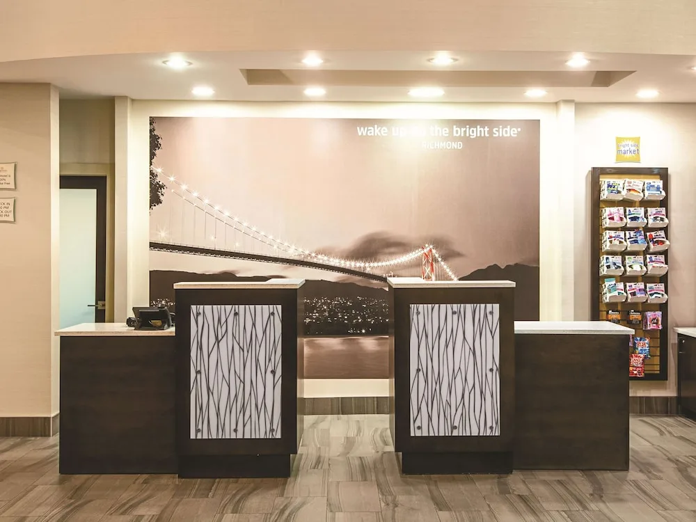 La Quinta Inn by Wyndham Vancouver Airport in Richmond, Canada - photo 3