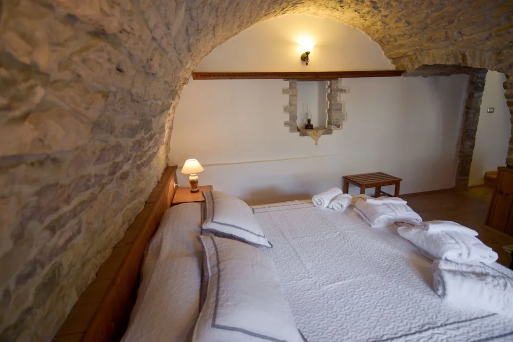 Hotel Kalemi 2 in Gjirokaster, Albania - photo 2