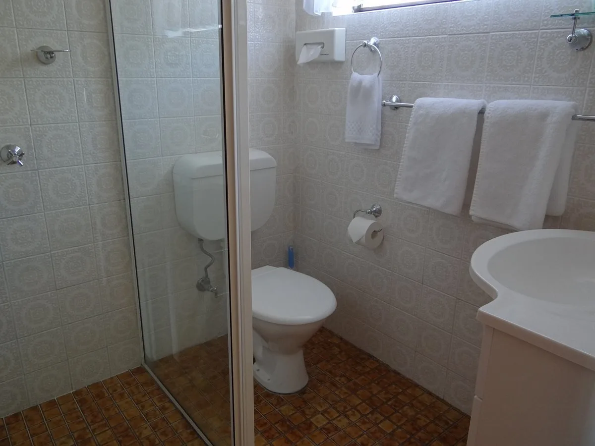 Roydons Motor Inn in Tamworth, Australia - photo 4