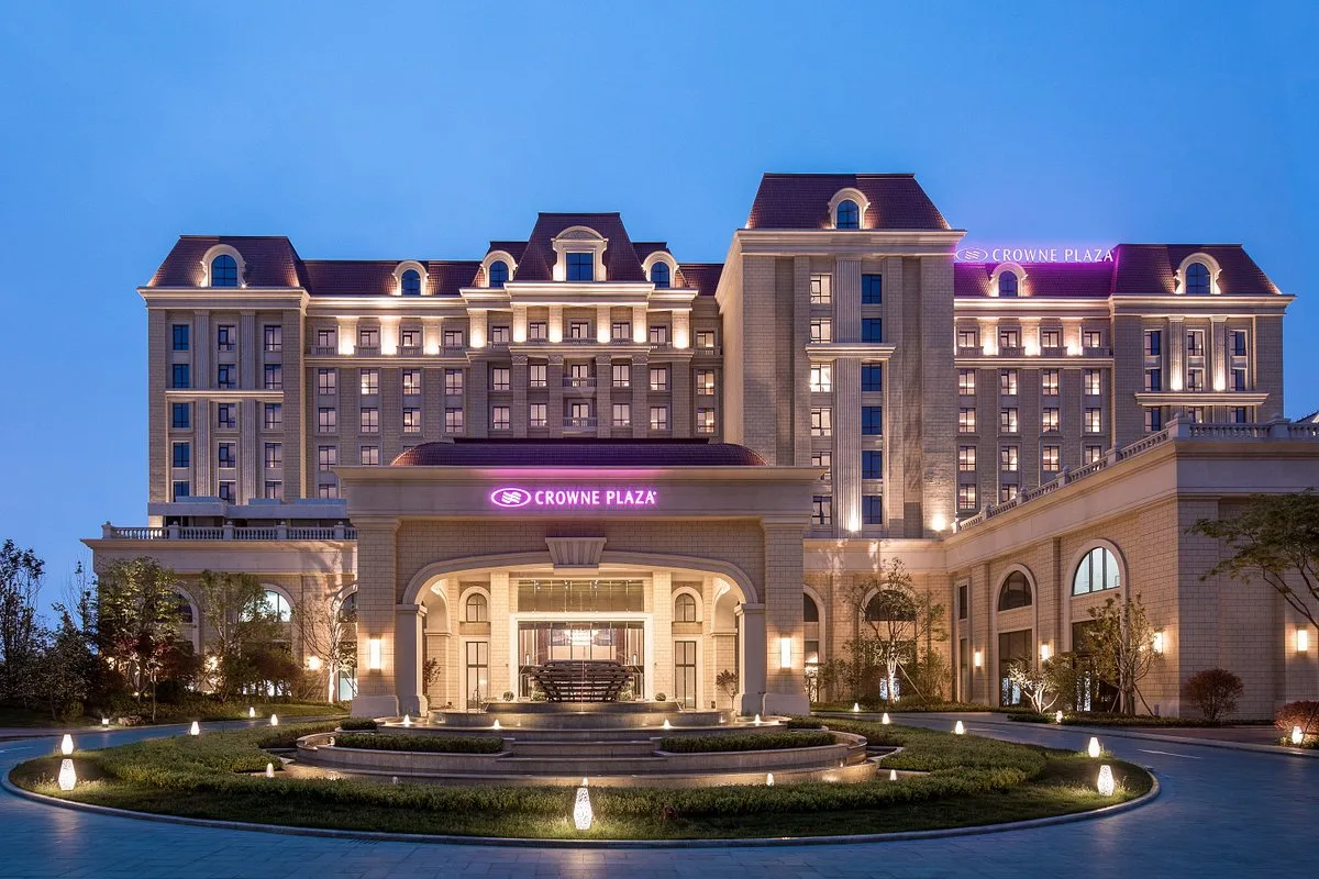 Crowne Plaza Qingdao Oriental Movie Metropolis
