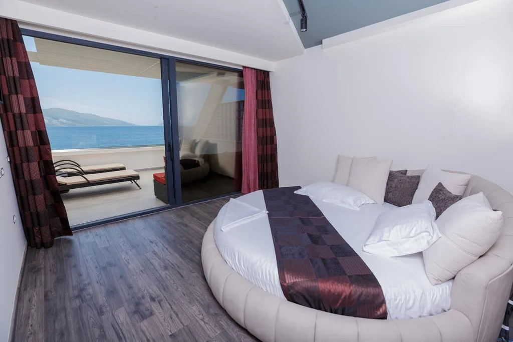 Hotel Picasso in Vlore, Albania - photo 4