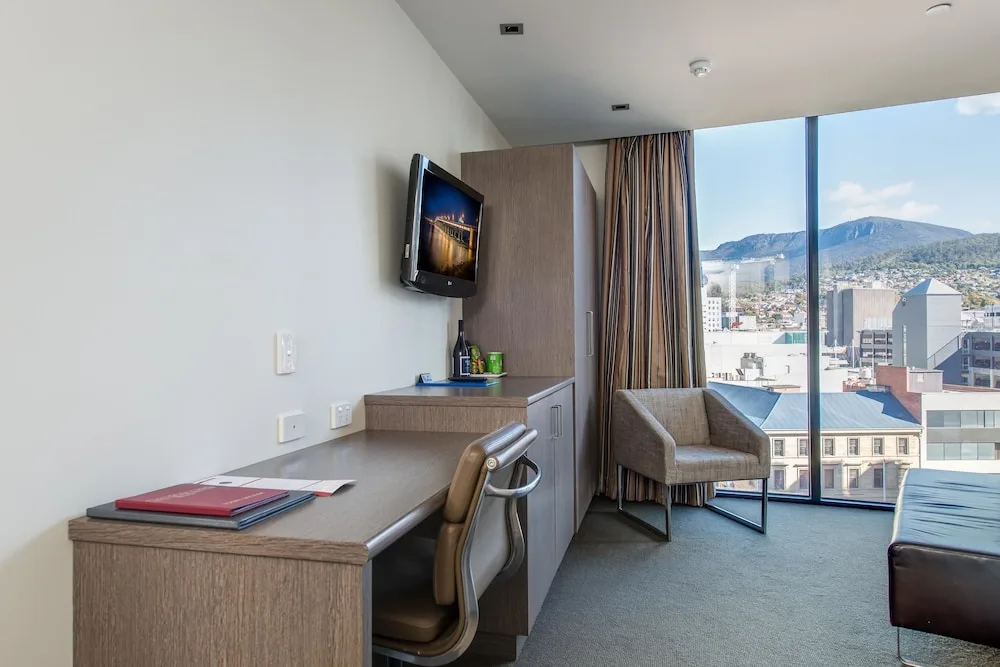 Mantra Collins Hotel in Hobart, Australia - photo 3