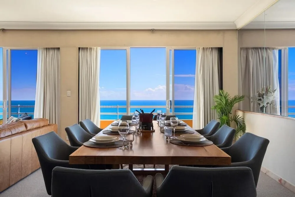Zenith Ocean Front Apartments in Surfers Paradise, Australia - photo 3