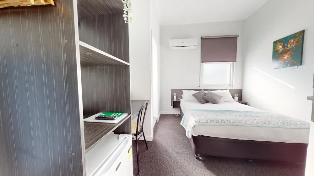 Doctor Syntax Hotel in Sandy Bay, Australia - photo 4