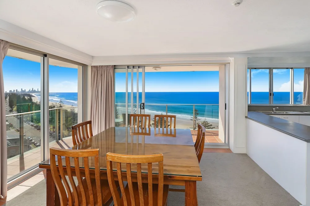 Pacific Regis Apartments in Burleigh Heads, Australia - photo 3