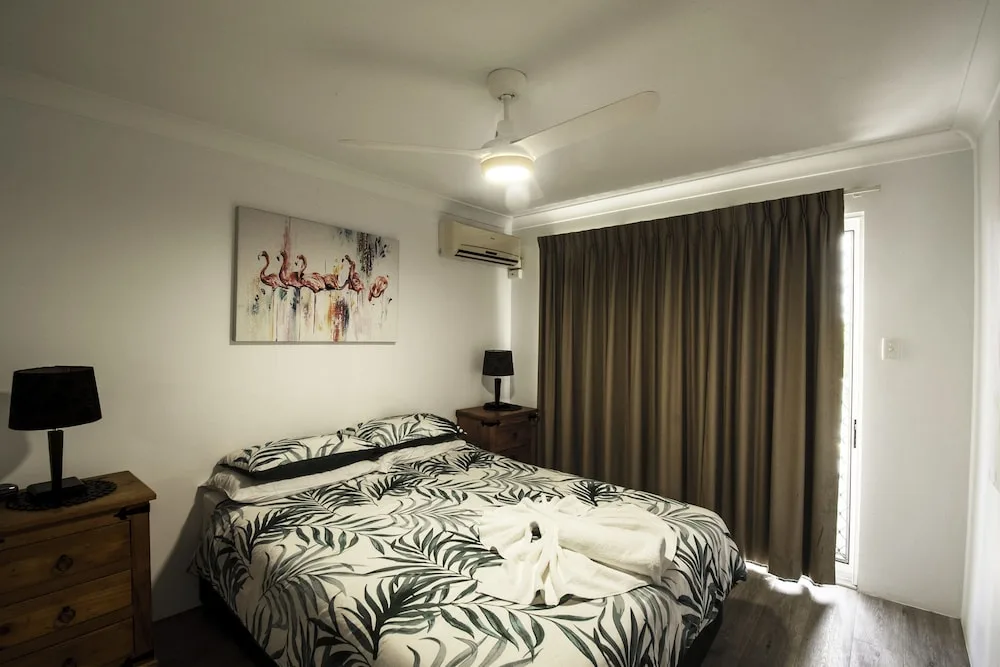 Key Largo Apartments in Burleigh Heads, Australia - photo 4