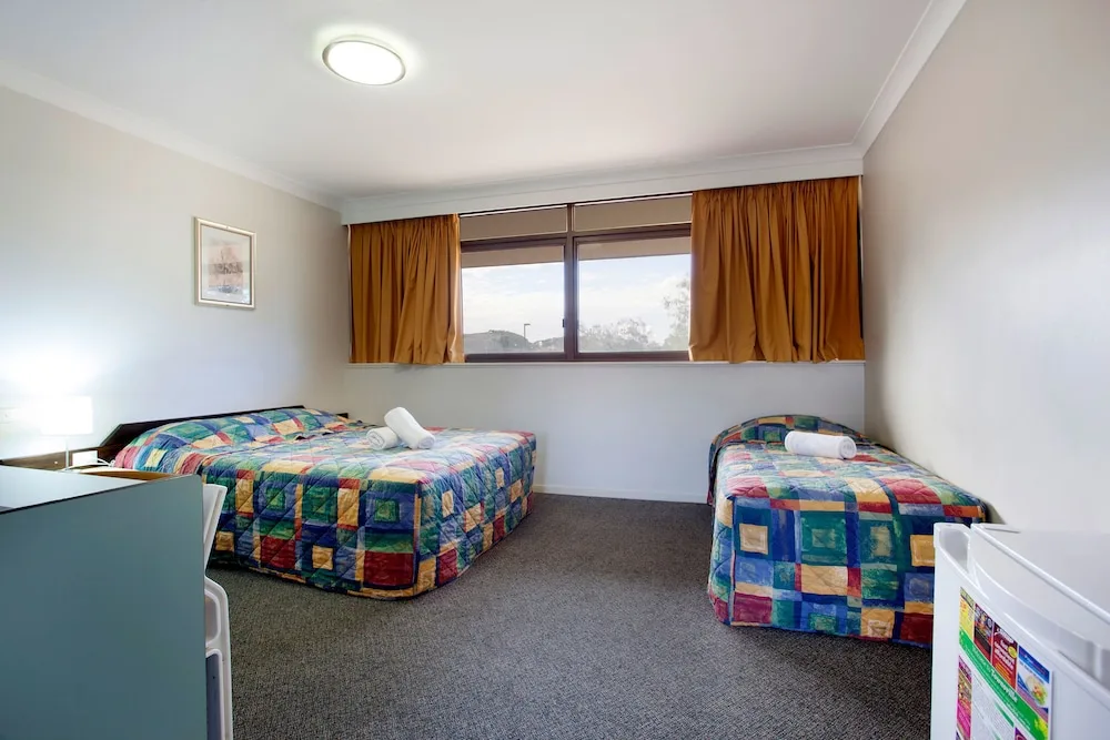 Vale Hotel in Aitkenvale, Australia - photo 4