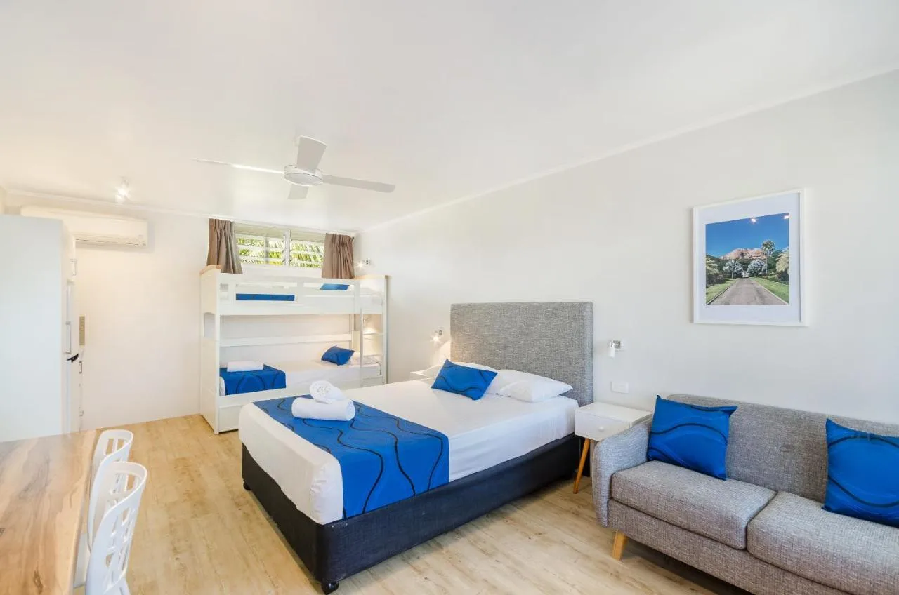 Beach House Motel in Townsville, Australia - photo 4