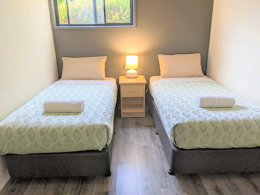 Seaview Motel and Apartments in Apollo Bay, Australia - photo 3