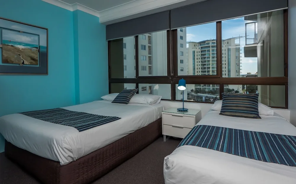 Surfers Hawaiian Holiday Apartments in Gold Coast, Australia - photo 2
