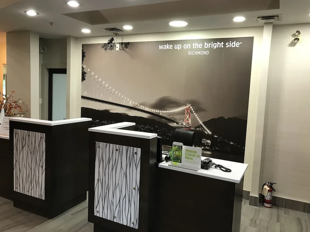 La Quinta Inn by Wyndham Vancouver Airport in Richmond, Canada - photo 5