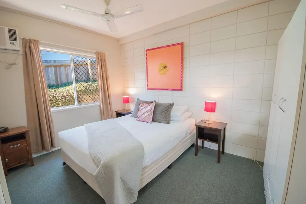 Airlie Apartments