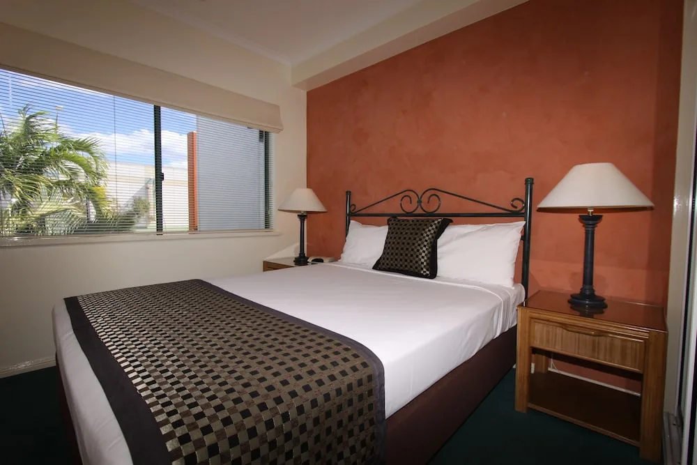 Mid City Luxury Suites in Cairns, Australia - photo 2